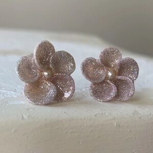 Vintage Glittering floral seashell & faux pearl screwback earrings